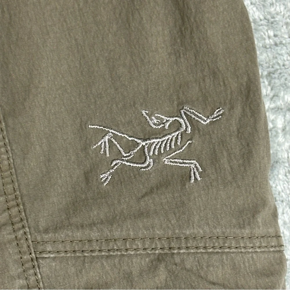 Arc'teryx Gamma Lightweight 9” Shorts 38 Green‎ Hiking Climbing Outdoor